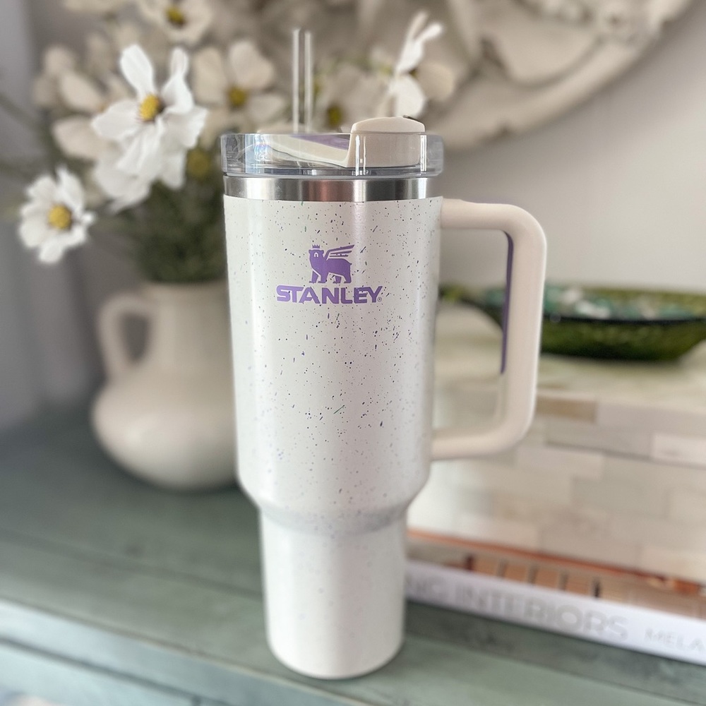 NWOT | 40oz Stanley Tumbler | Crème Speckle